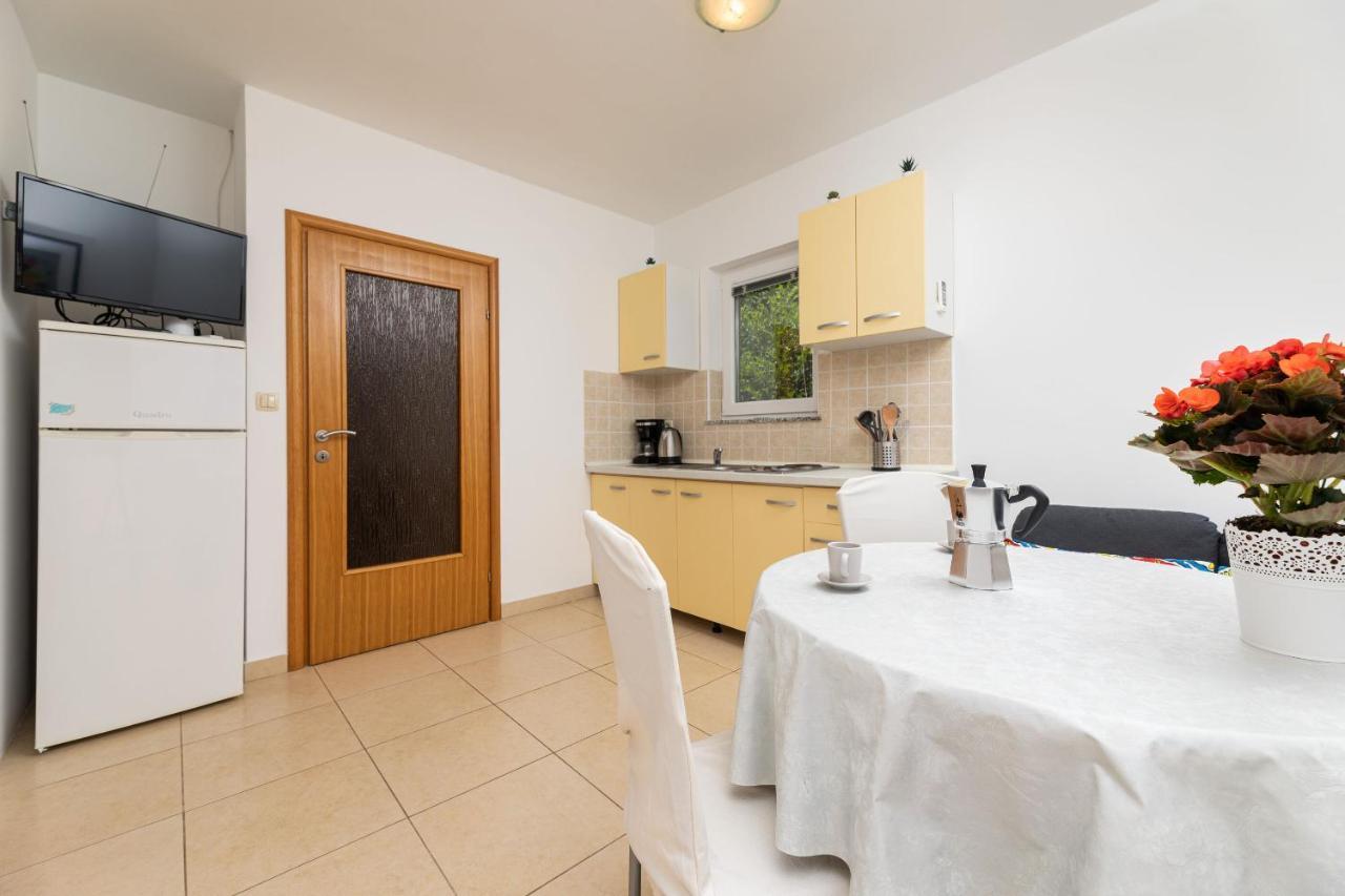 Apartment Mia Čižići Esterno foto